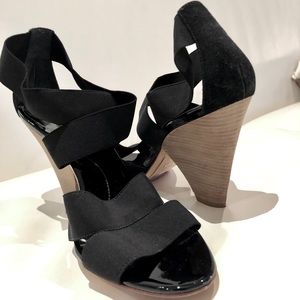 BCBGMaxAzria Stretchy Elastic Black Heels SZ 9